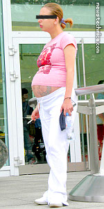 Pregnant chavette smoking